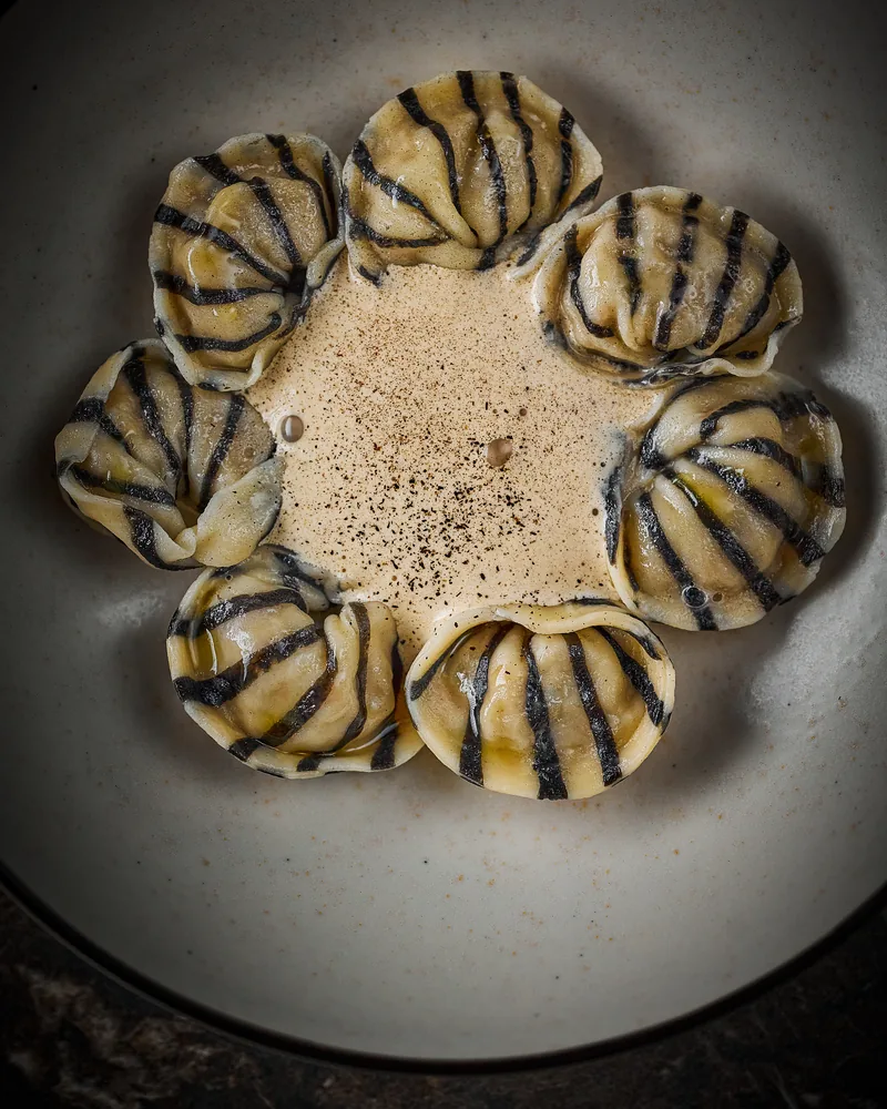 Пельмени с грибной пенкой